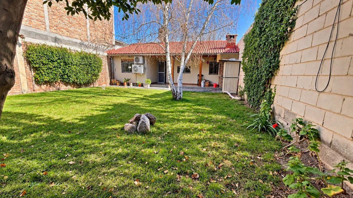 Foto de Casa en venta de 2 dormitorios c/ cochera en Las Cañas, imagen 3