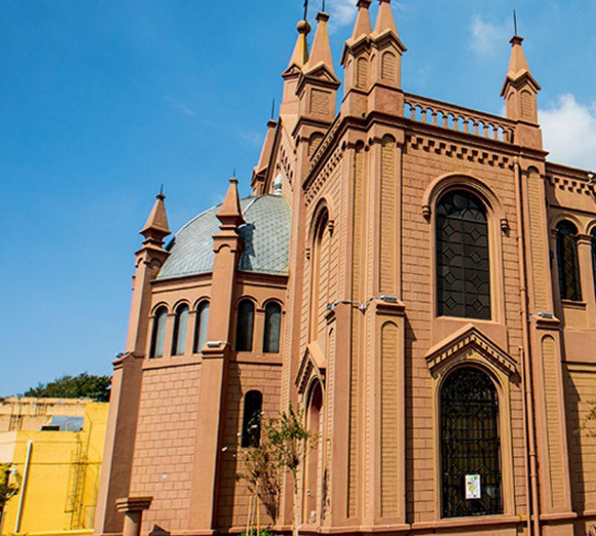 Lote con proyecto Clorindo Testa en venta