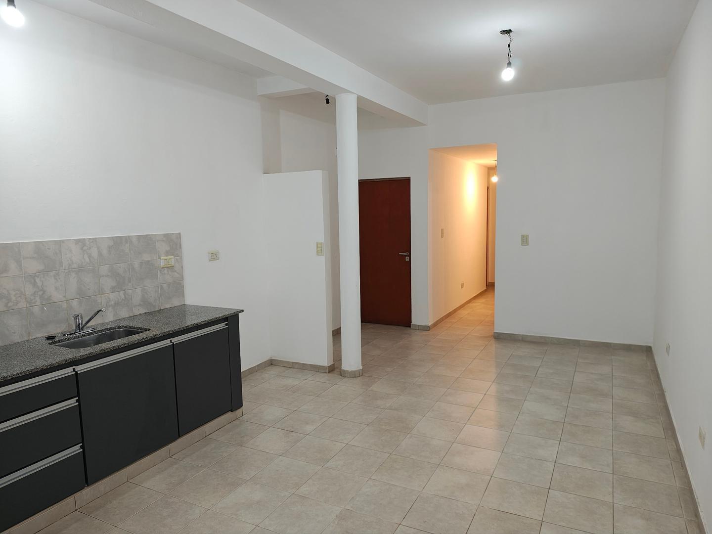 Departamento en Alquiler (PB) Av 13 entre 69 y 70