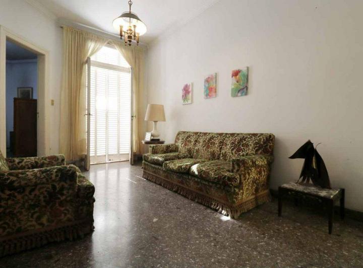 Casa en Venta 5 ambientes cochera/patio/terraza. 4