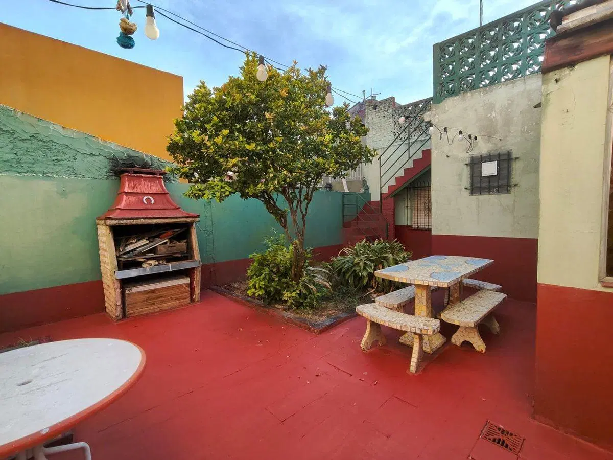 VENTA PH CON PATIO, JARDIN Y TERRAZA SIN EXPENSAS 2