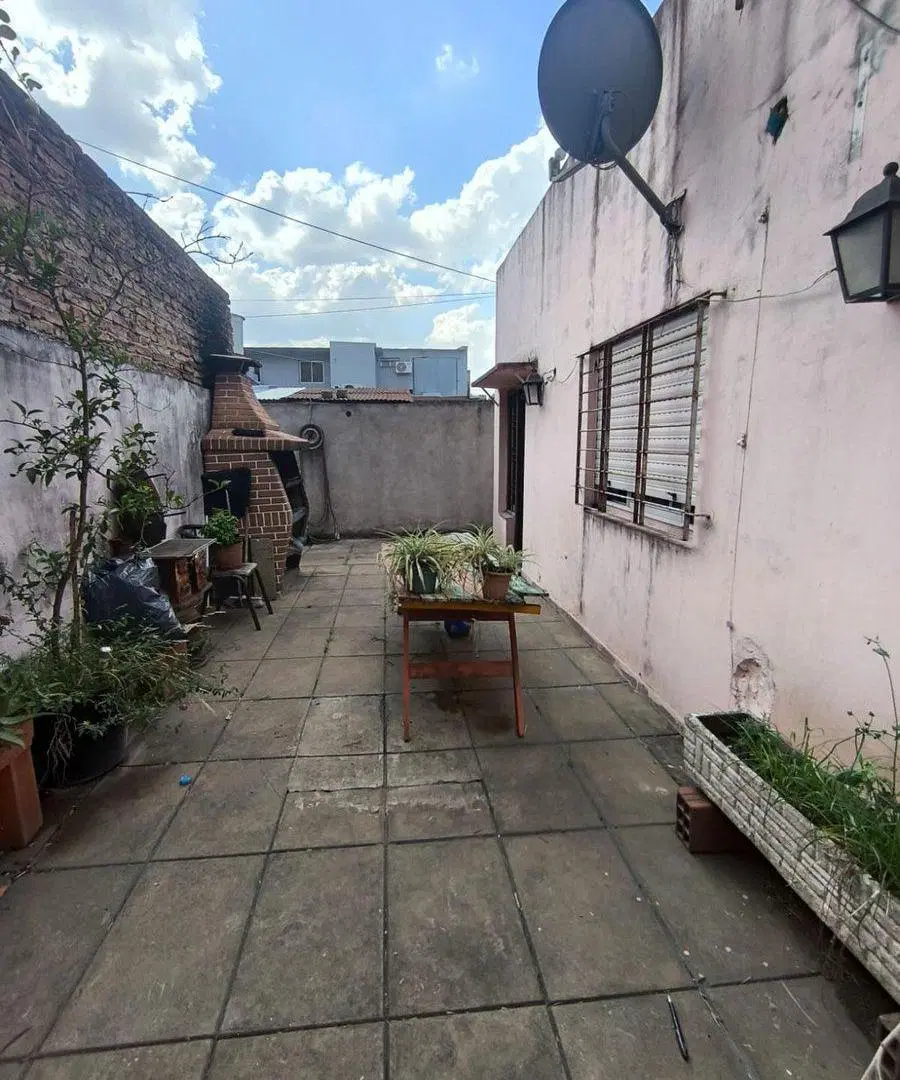 PH de 3amb, patio + depedencia y taller al fondo. 3