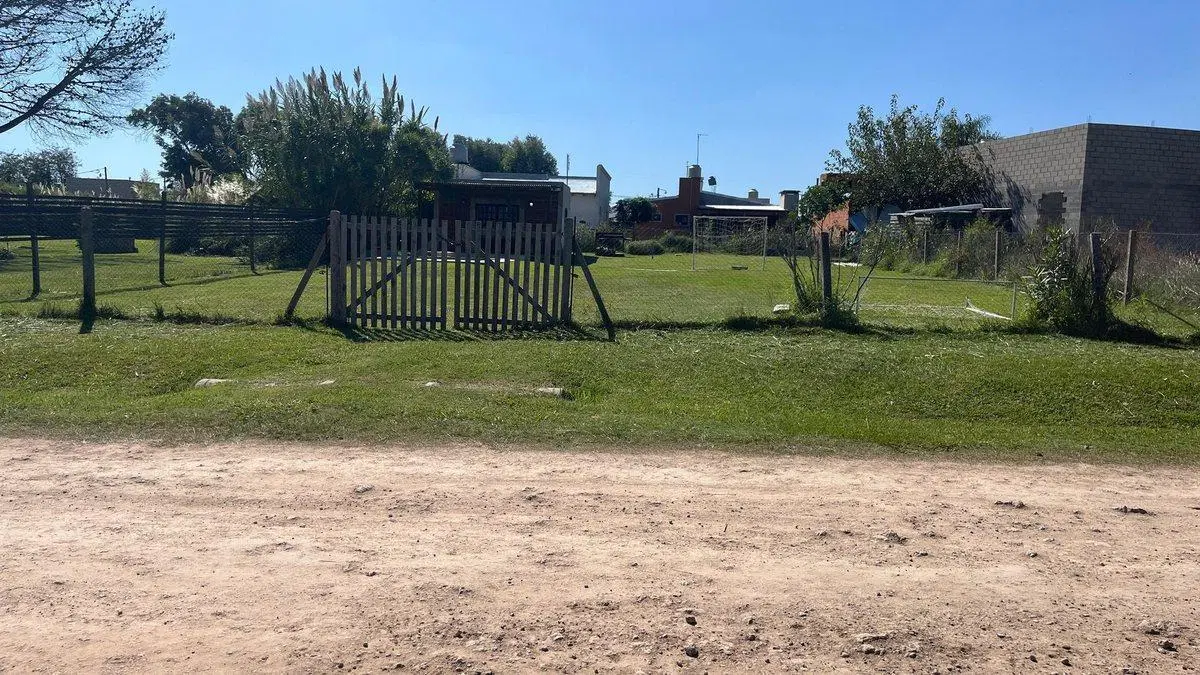 VENTA LOTE 325M2 EX. DE LA CRUZ, BARRIO LOS CARDOS 3