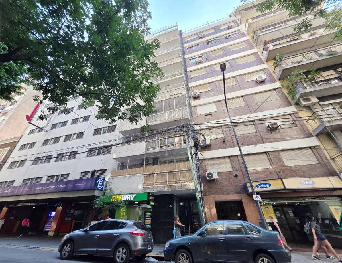 Depto. Barrio Norte: 4 amb + dep + balcón frente 4