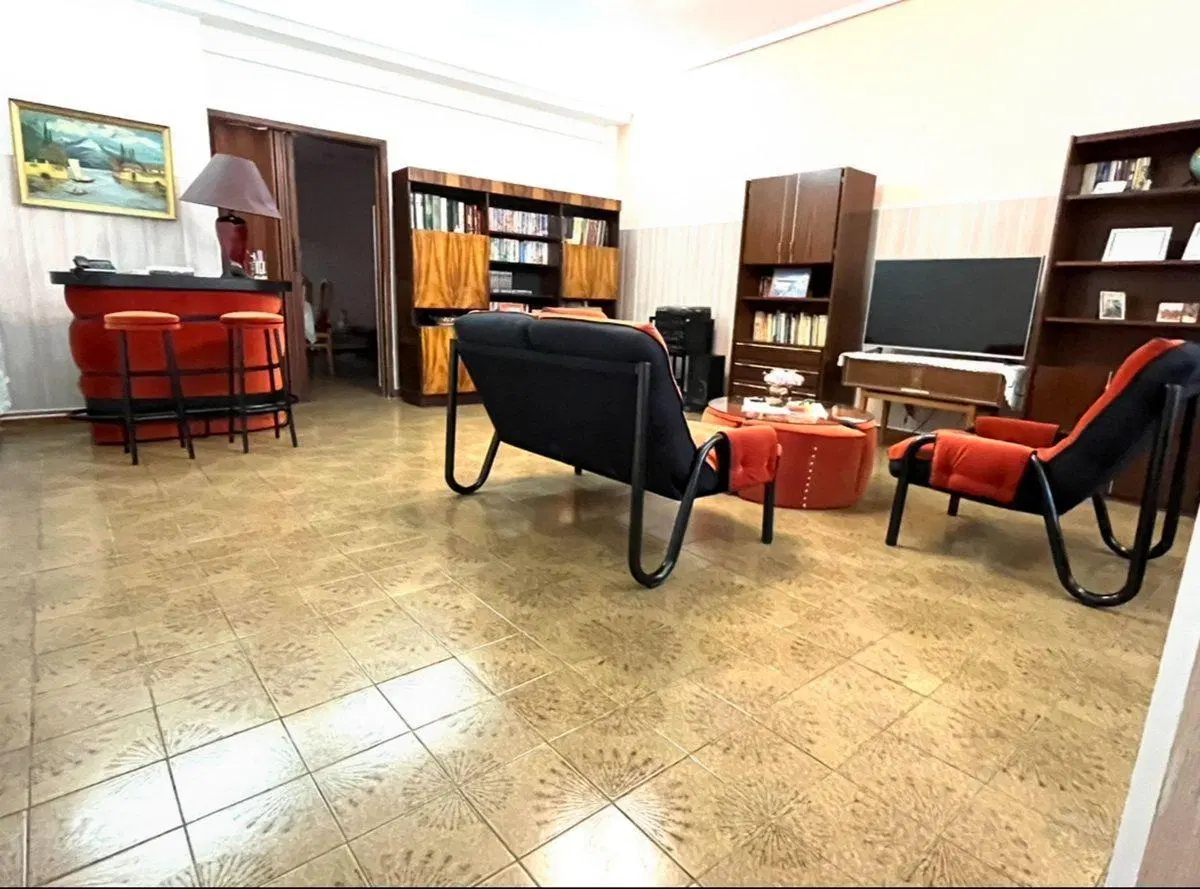 VENTA CASA 3AMB C/GARAGE PARQUE AVELLANEDA 4