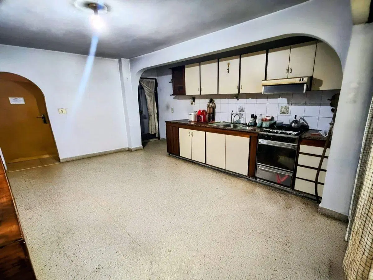 VENTA CASA 3 AMB C/COCHERA PATIO Y JARDIN 4