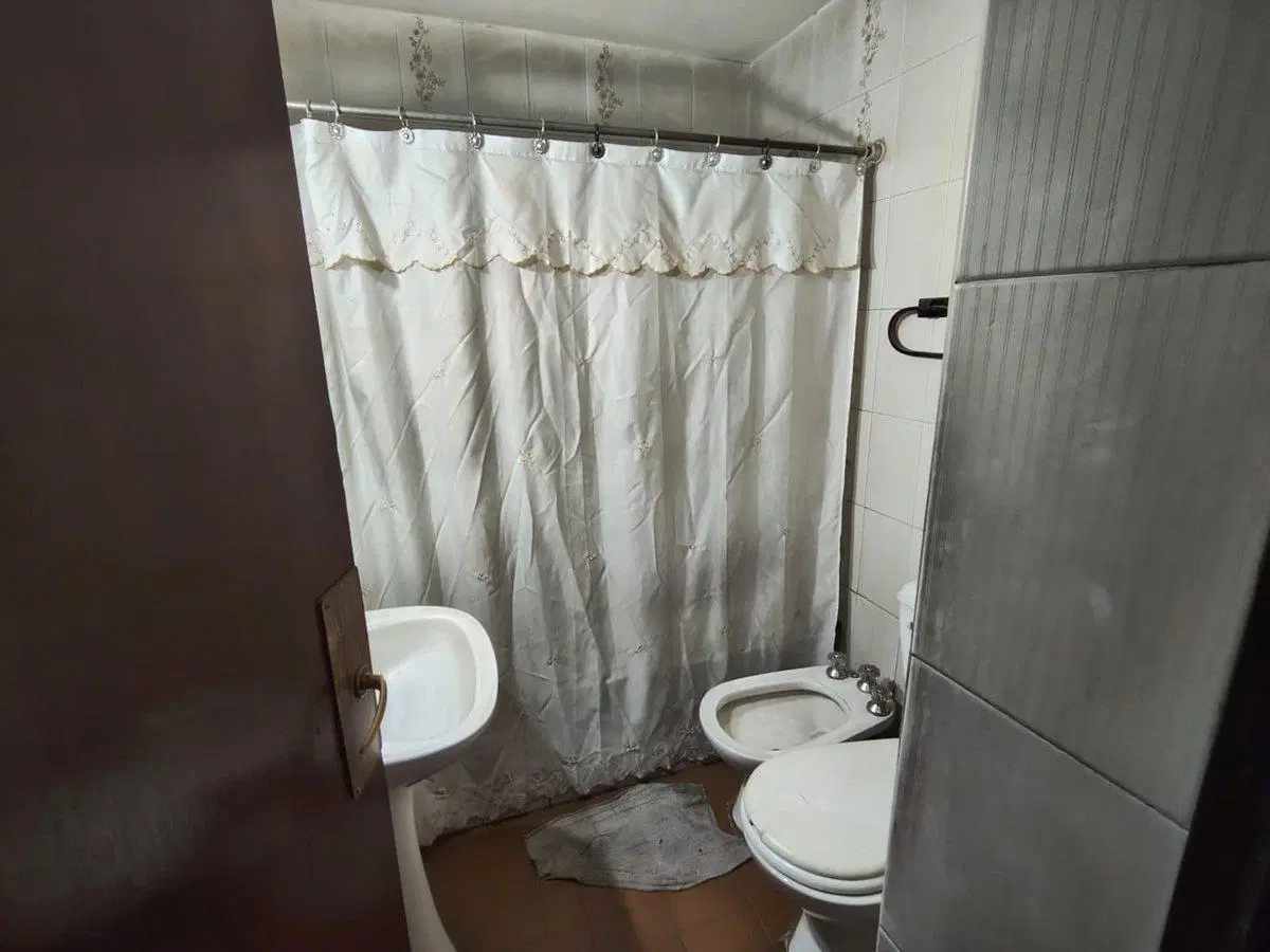 VENTA CASA 3 AMB C/COCHERA PATIO Y JARDIN 2