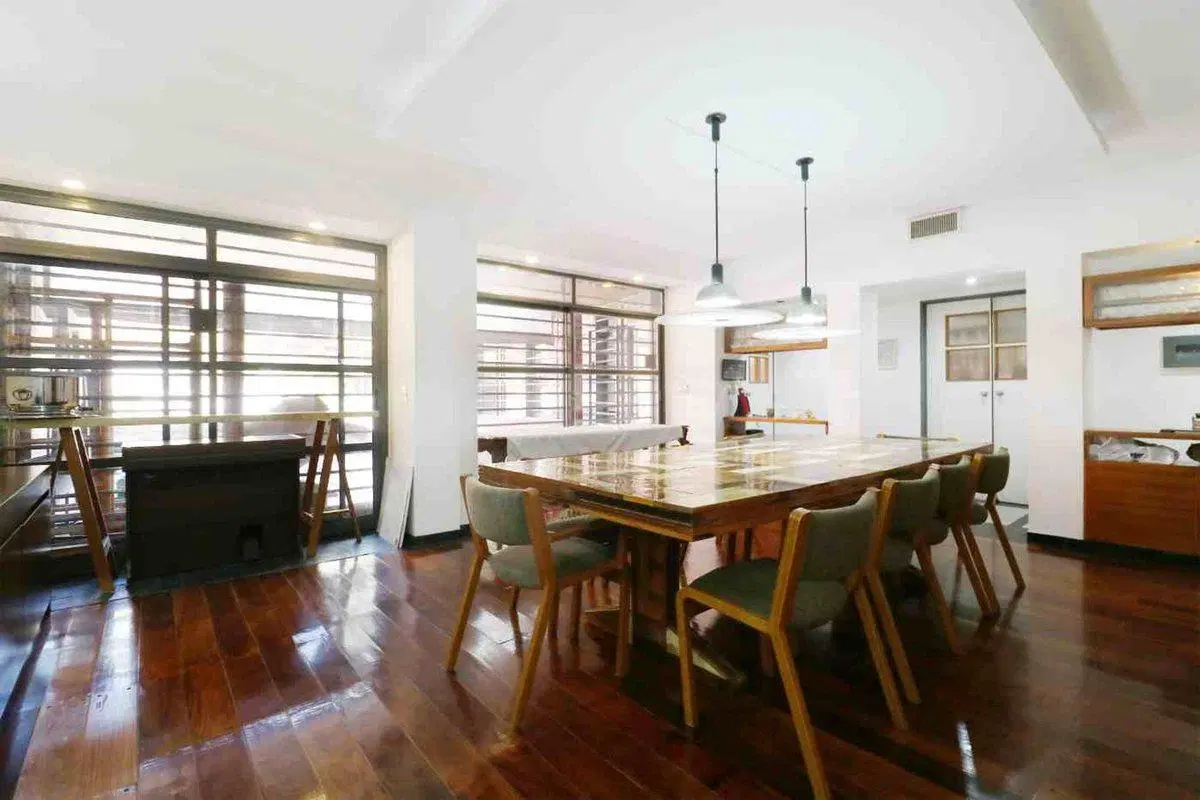 VENTA CASA 6 AMBIENTES,  PILETA, QUINCHO Y COCHERA 2