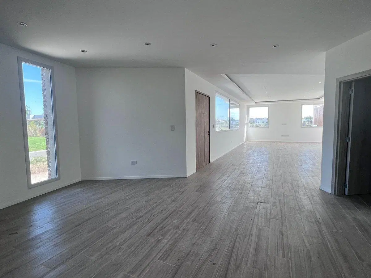 VENTA casa 4 ambientes a estrenar San Sebastian 3
