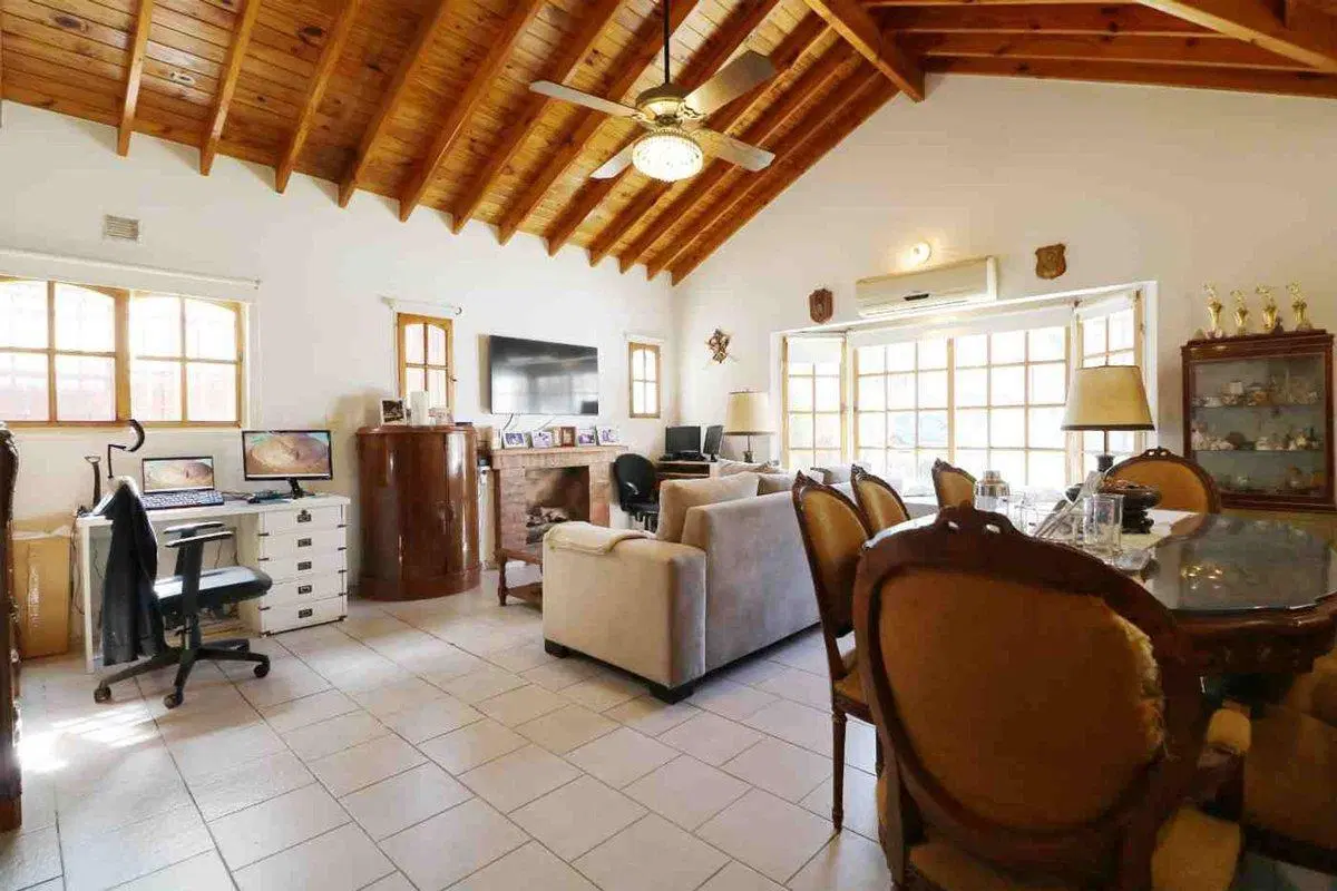 VENTA CASA CON PILETA EN COUNTRY BANCO PROVINCIA 3