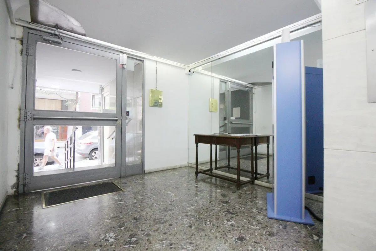 Depto. Barrio Norte: 4 amb + dep + balcón frente 3