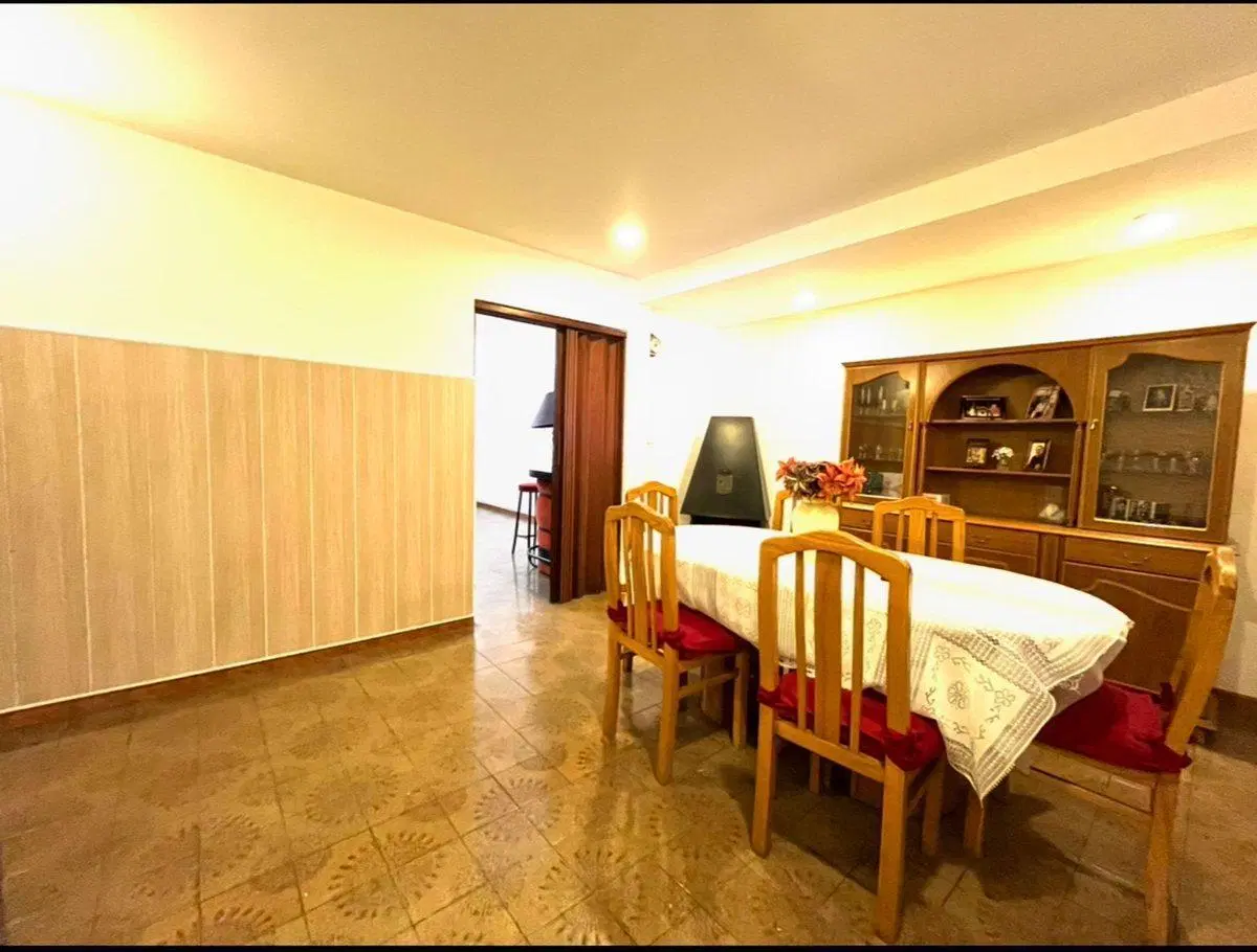 VENTA CASA 3AMB C/GARAGE PARQUE AVELLANEDA 8
