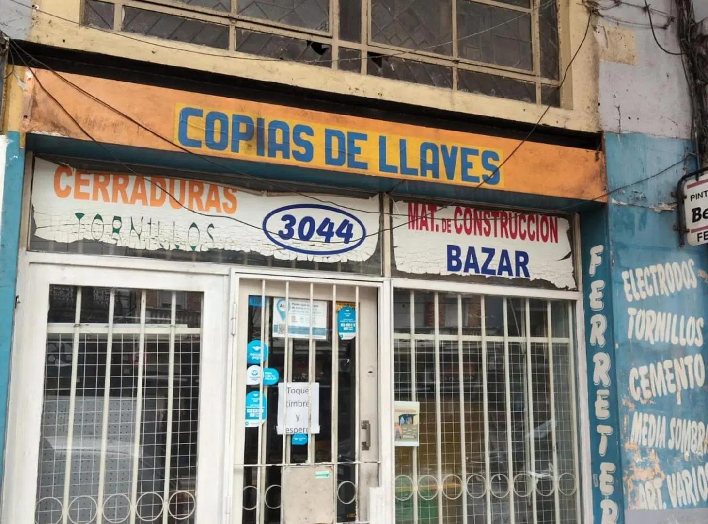 ALQUILER COMERCIAL CON VIVIENDA!!! Villa Mitre 2