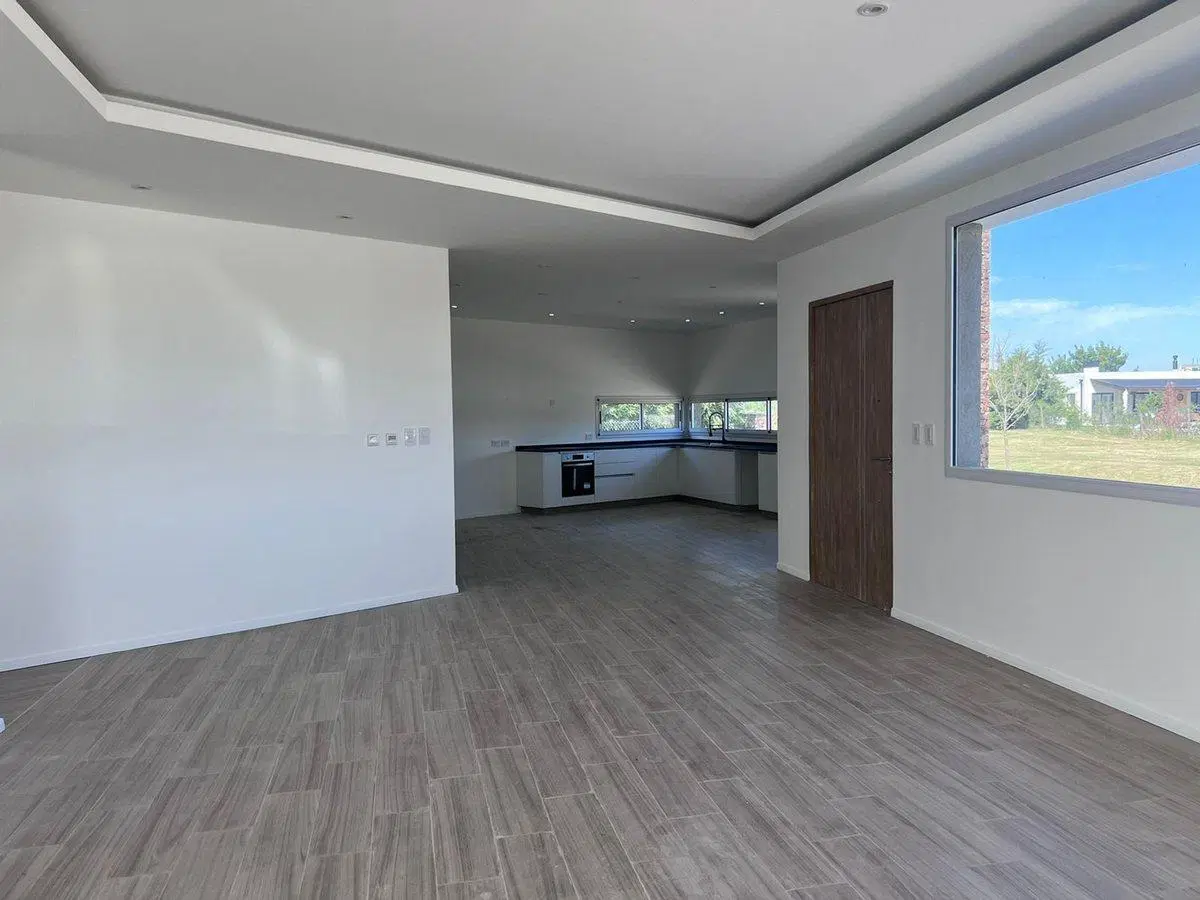 VENTA casa 4 ambientes a estrenar San Sebastian 3