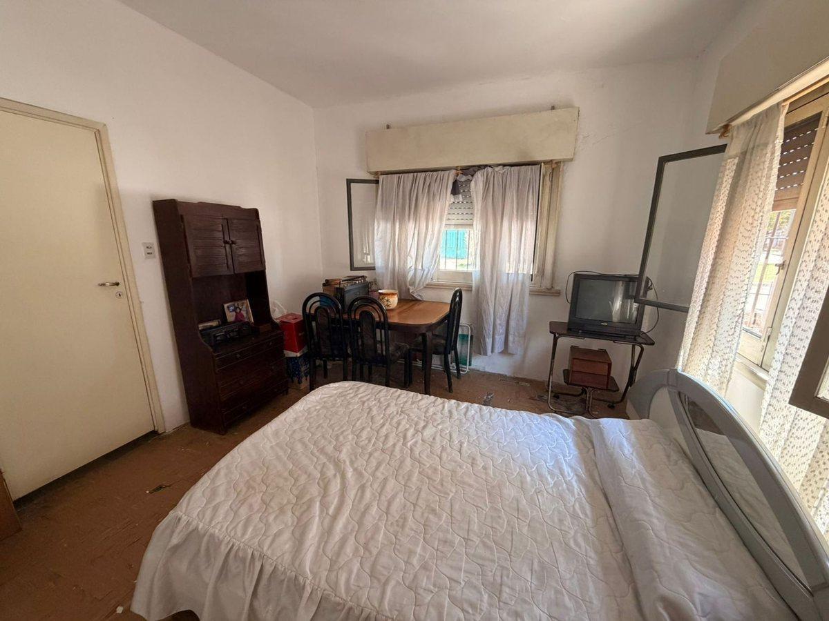 Foto de Venta Casa 3 ambientes en GRAN terreno 365 m2, imagen 4