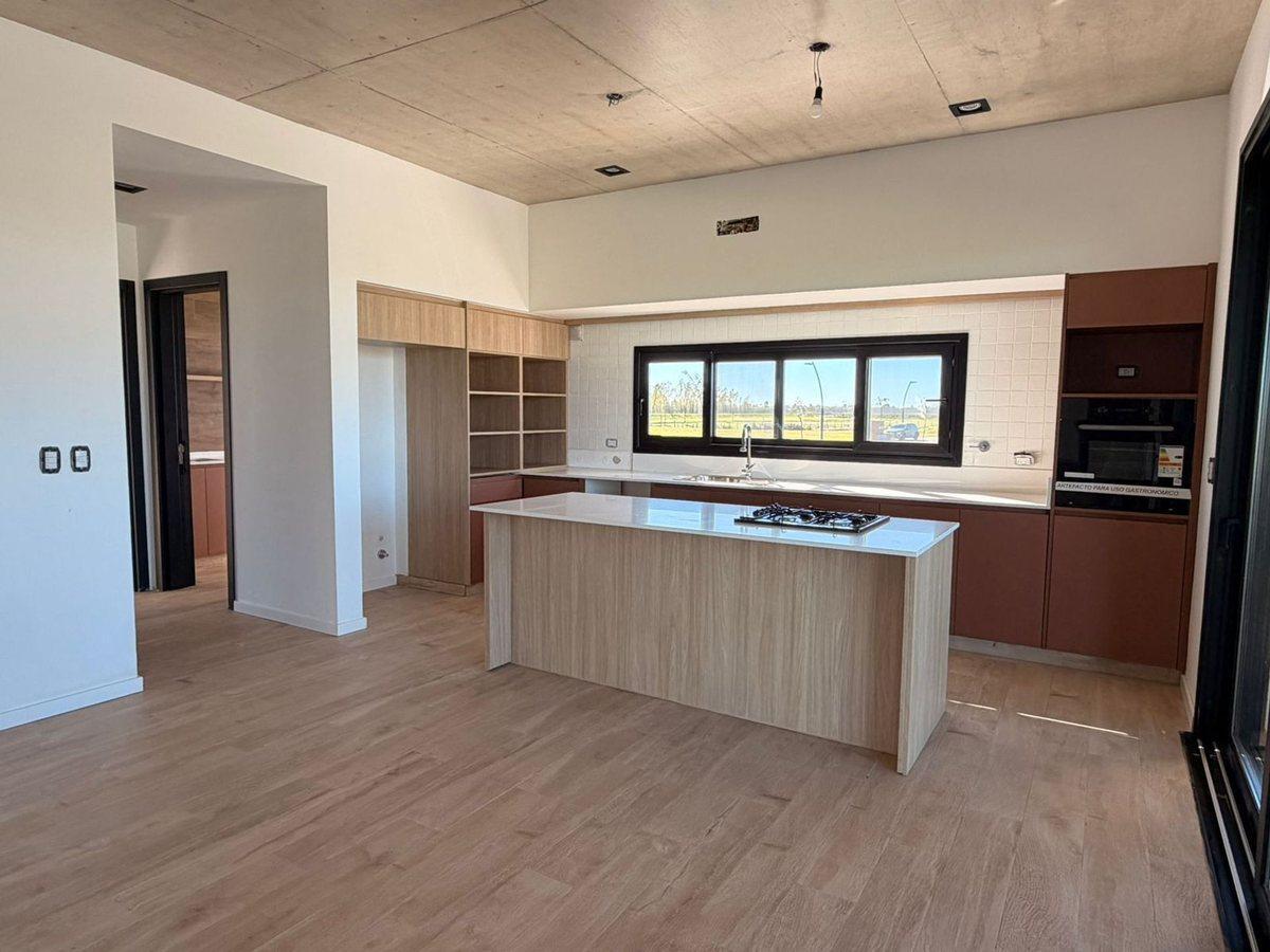 Foto de VENTA a ESTRENAR 5 amb Puertos del Lago, imagen 3