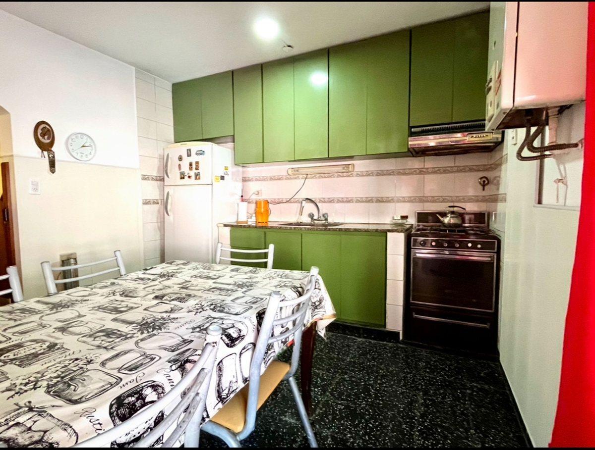 Foto de VENTA CASA 3AMB C/GARAGE PARQUE AVELLANEDA, imagen 1
