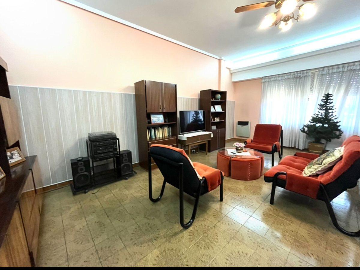 Foto de VENTA CASA 3AMB C/GARAGE PARQUE AVELLANEDA, imagen 5