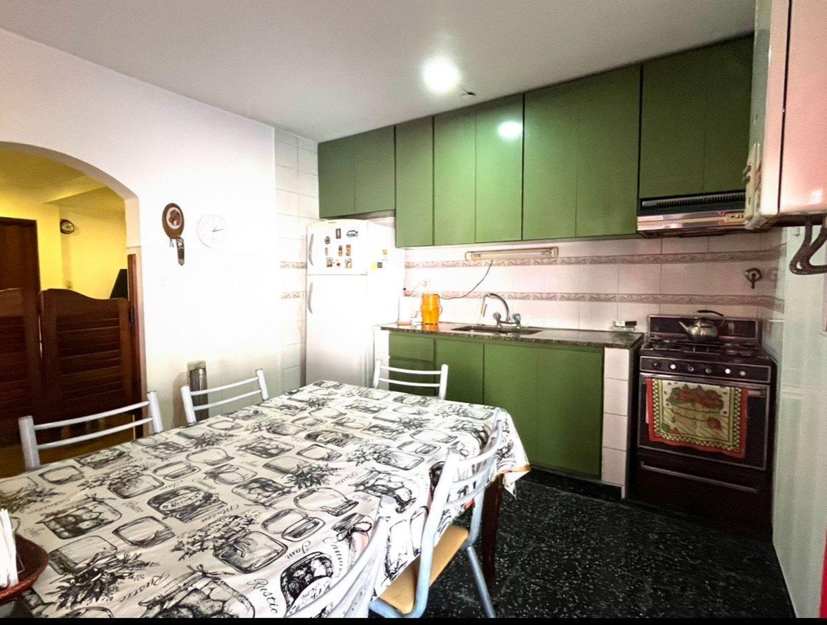 Foto de VENTA CASA 3AMB C/GARAGE PARQUE AVELLANEDA, imagen 4