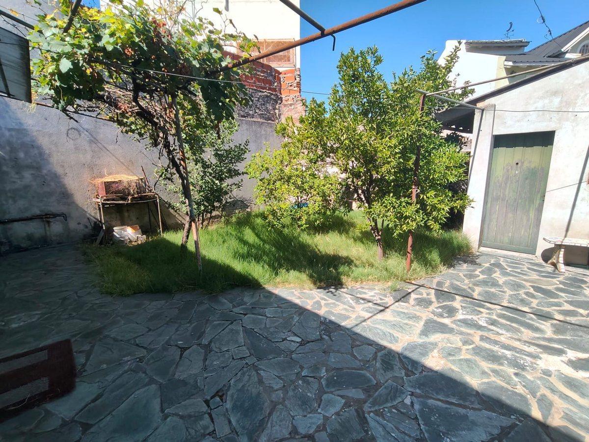 Foto de VENTA CASA 3 AMB C/COCHERA PATIO Y JARDIN, imagen 4