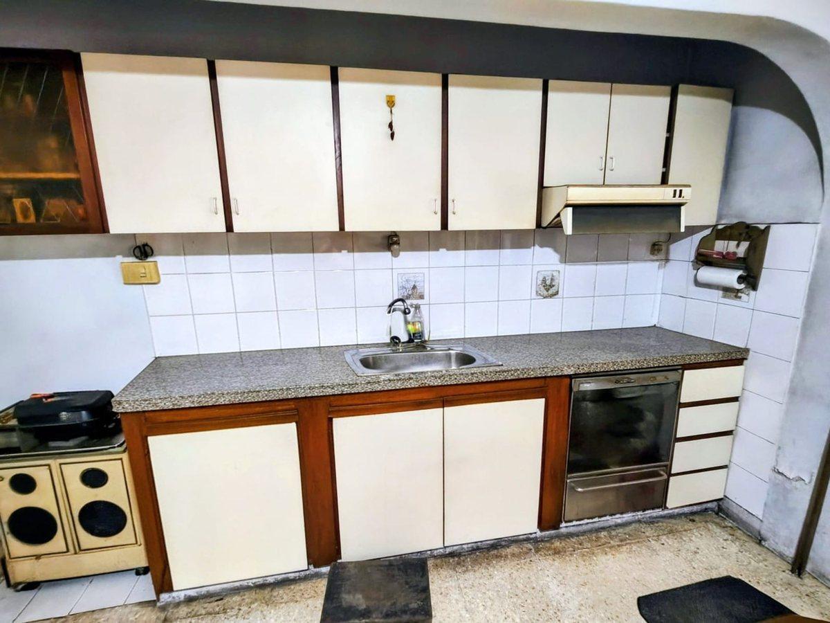 Foto de VENTA CASA 3 AMB C/COCHERA PATIO Y JARDIN, imagen 5
