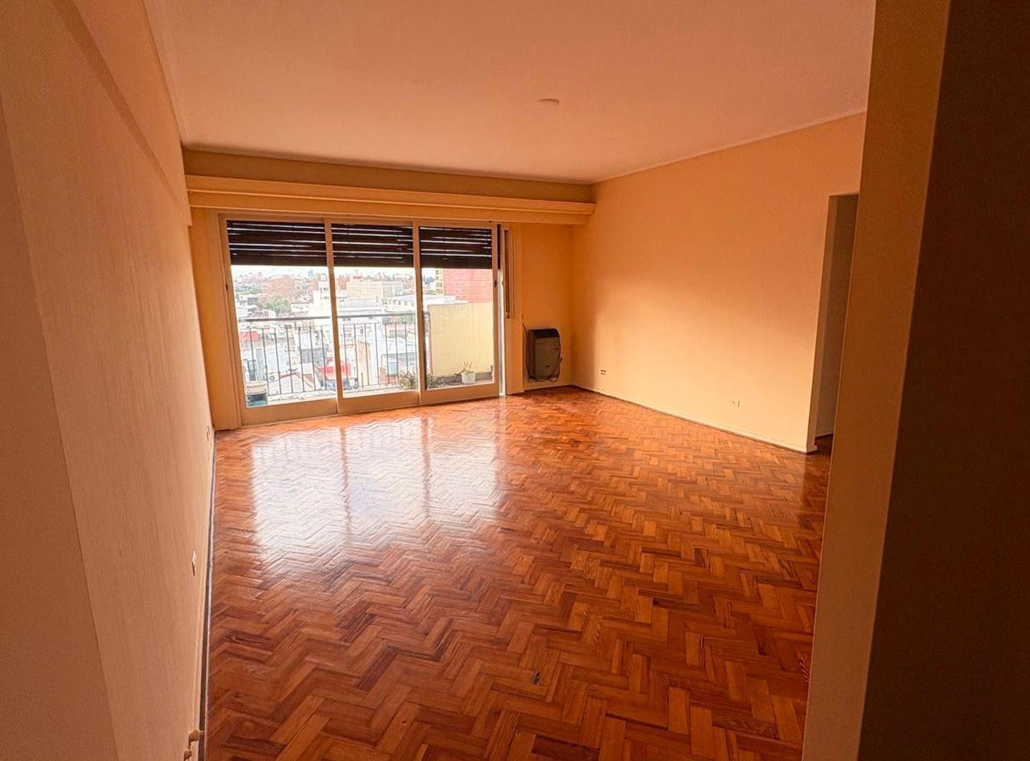 Foto de DEPARTAMENTO 4 AMBIENTES EN ALQUILER VILLA GENERAL, imagen 2