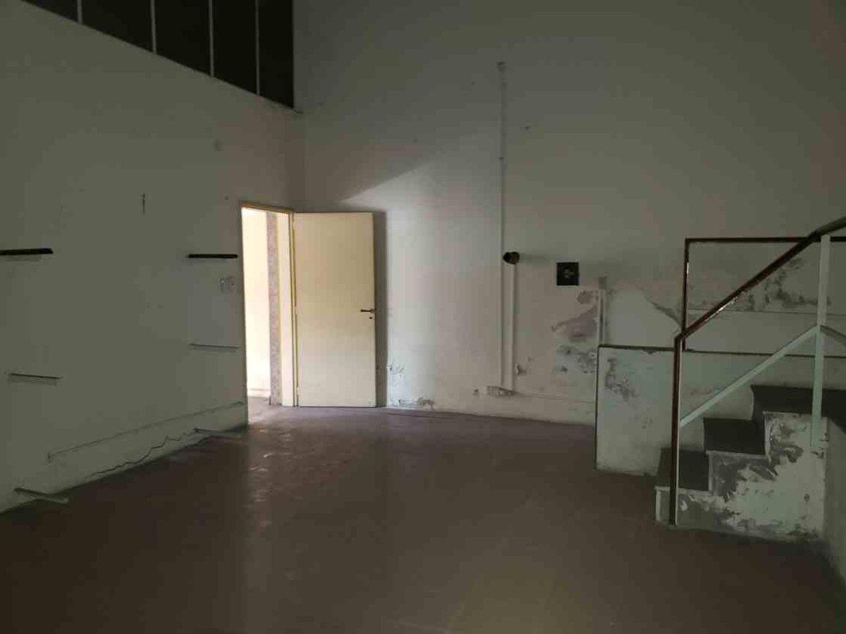 Foto de VENTA LOCAL + PH 3AMB RECICLAR AV ENTRE RIOS 1500, imagen 4