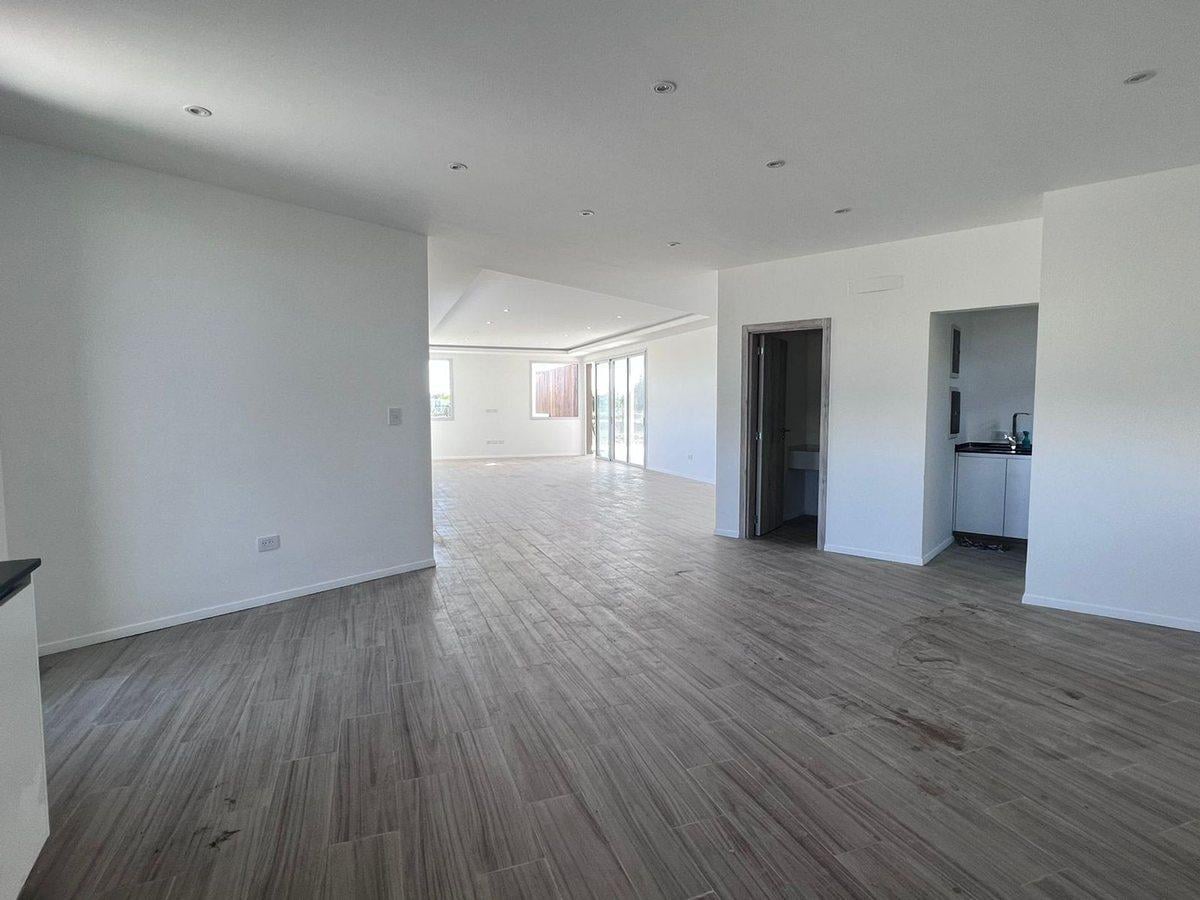 Foto de VENTA casa 4 ambientes a estrenar San Sebastian, imagen 2
