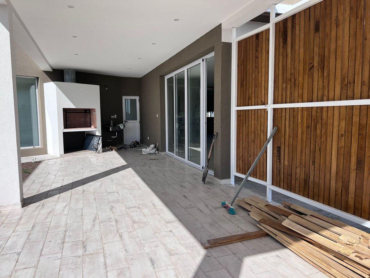 Foto de VENTA casa 4 ambientes a estrenar San Sebastian, imagen 5