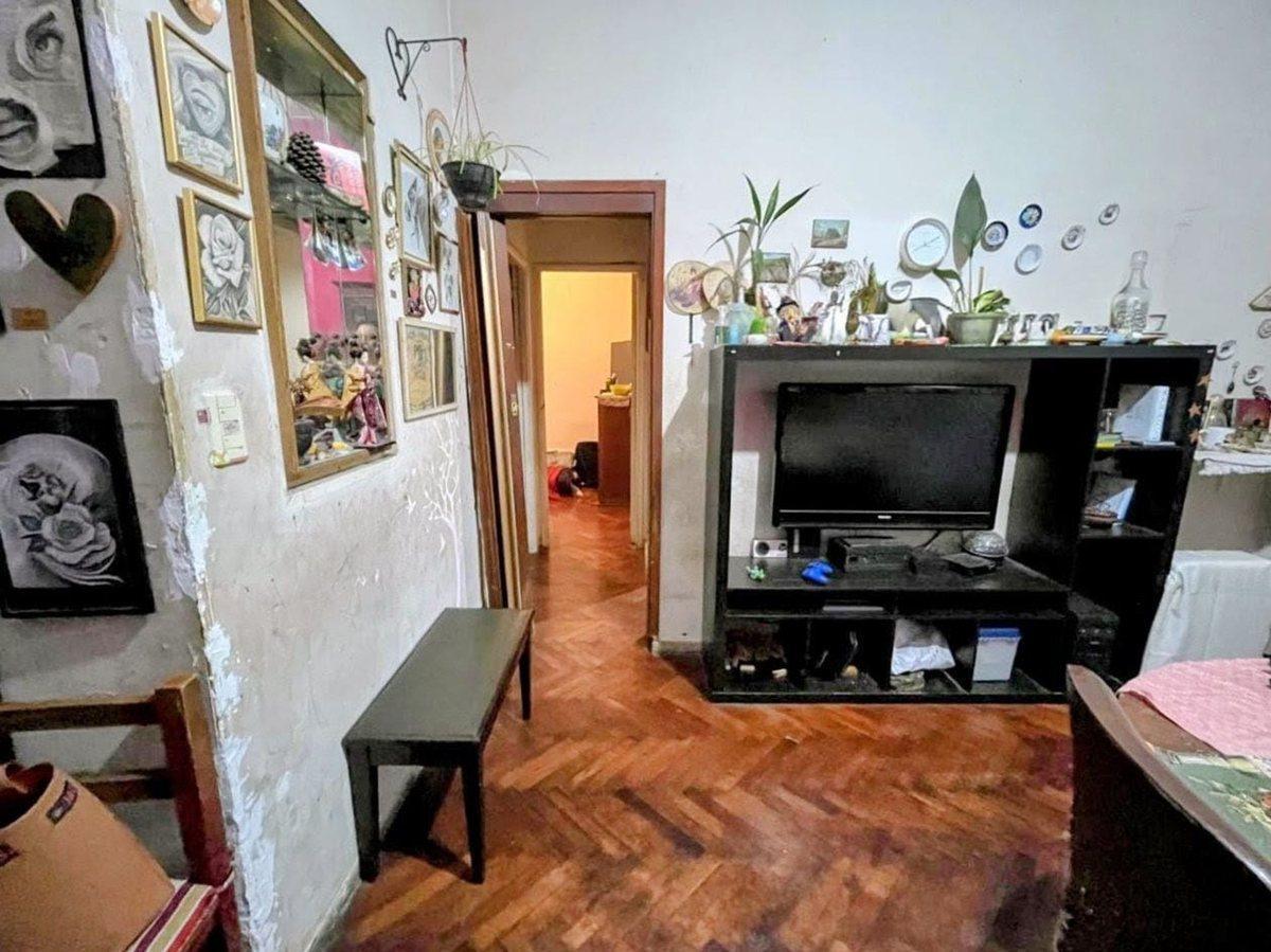 Foto de VENTA DEPARTAMENTO 3 AMB C/BALCON, imagen 4