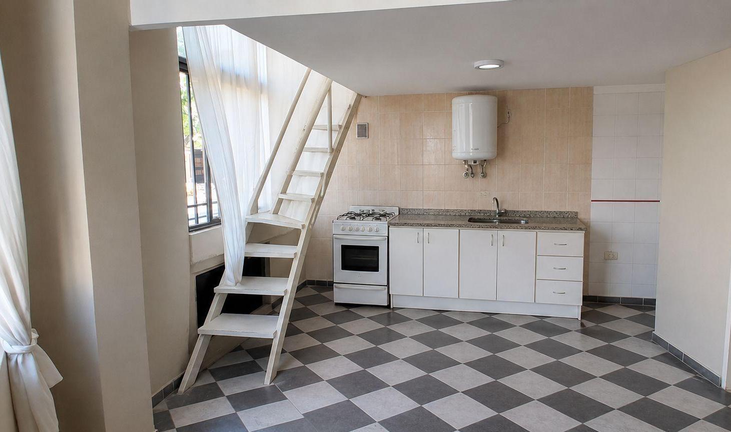 Foto de VENTA PH 1 AMBIENTE CON DORMITORIO EN ENTREPISO, imagen 3