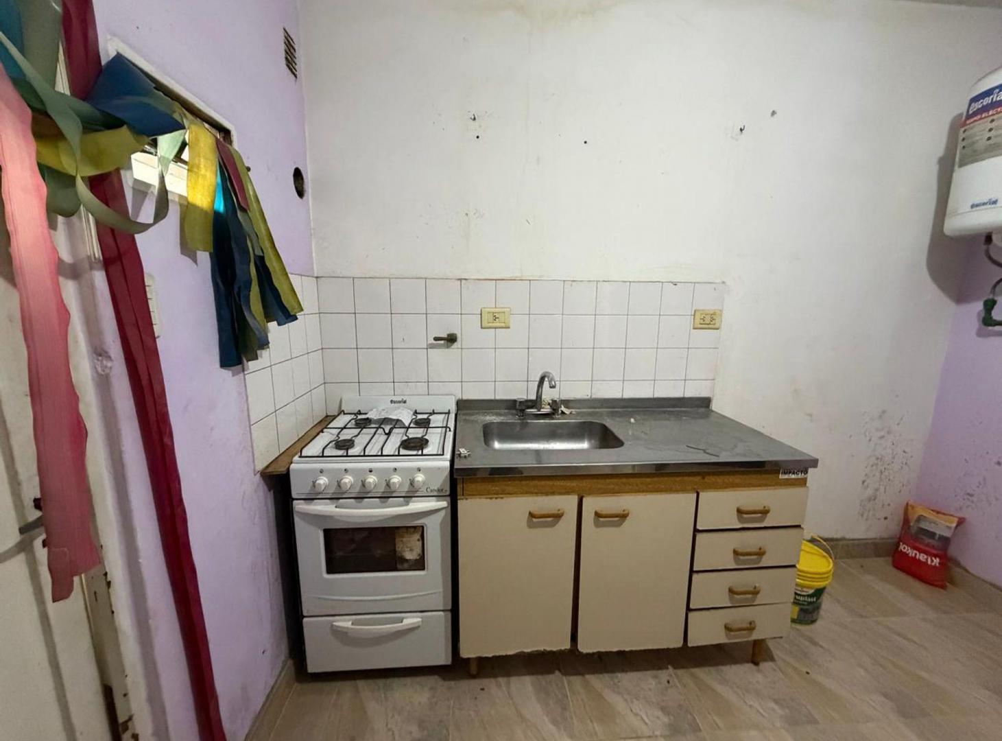 Foto de GALPÓN / DEPÓSITO + GARAGE/LOCAL + 3 DEPTOS, imagen 5
