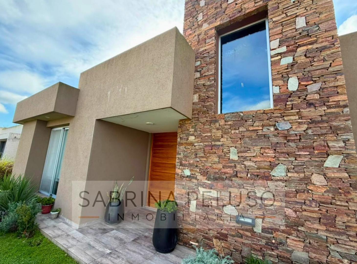 Foto de Casa 4 ambientes en venta en Prados del Oeste, imagen 3