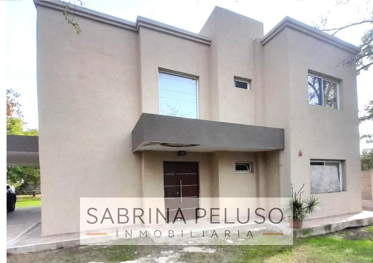 CASA MINIMALISTA DE DOS PLANTAS - 5 AMBIENTES EN VENTA - PASO DEL REY
