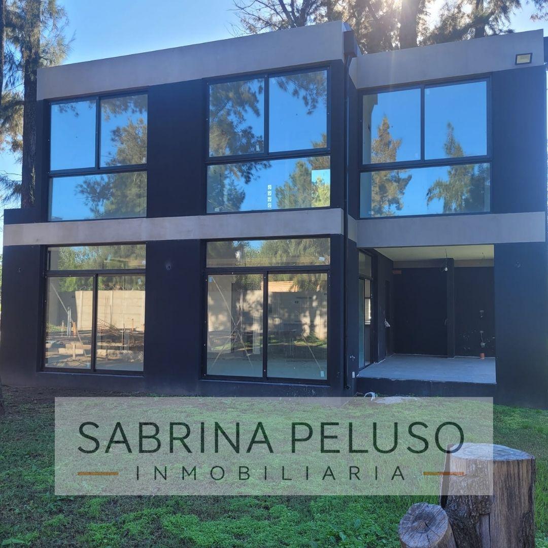 Foto de venta Casa Minimalista de 4 amb en Complejo Cerrado Altos del Monte, imagen 1