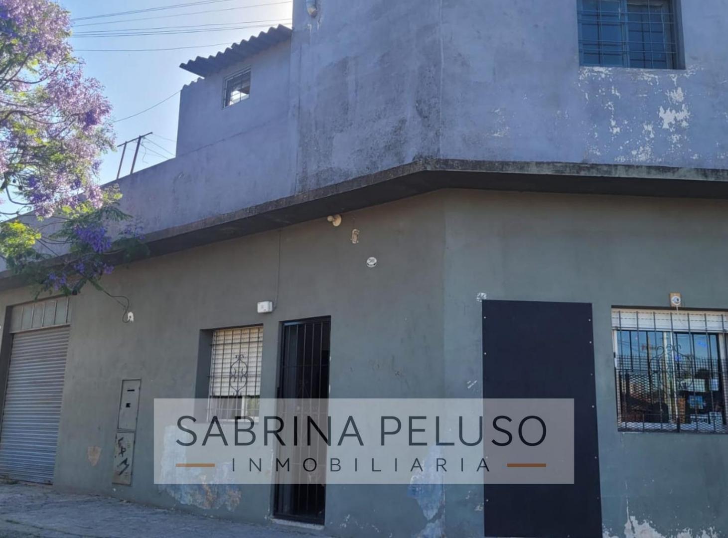Foto de Venta de casa multifamiliar en Gregorio de Laferrere, imagen 1