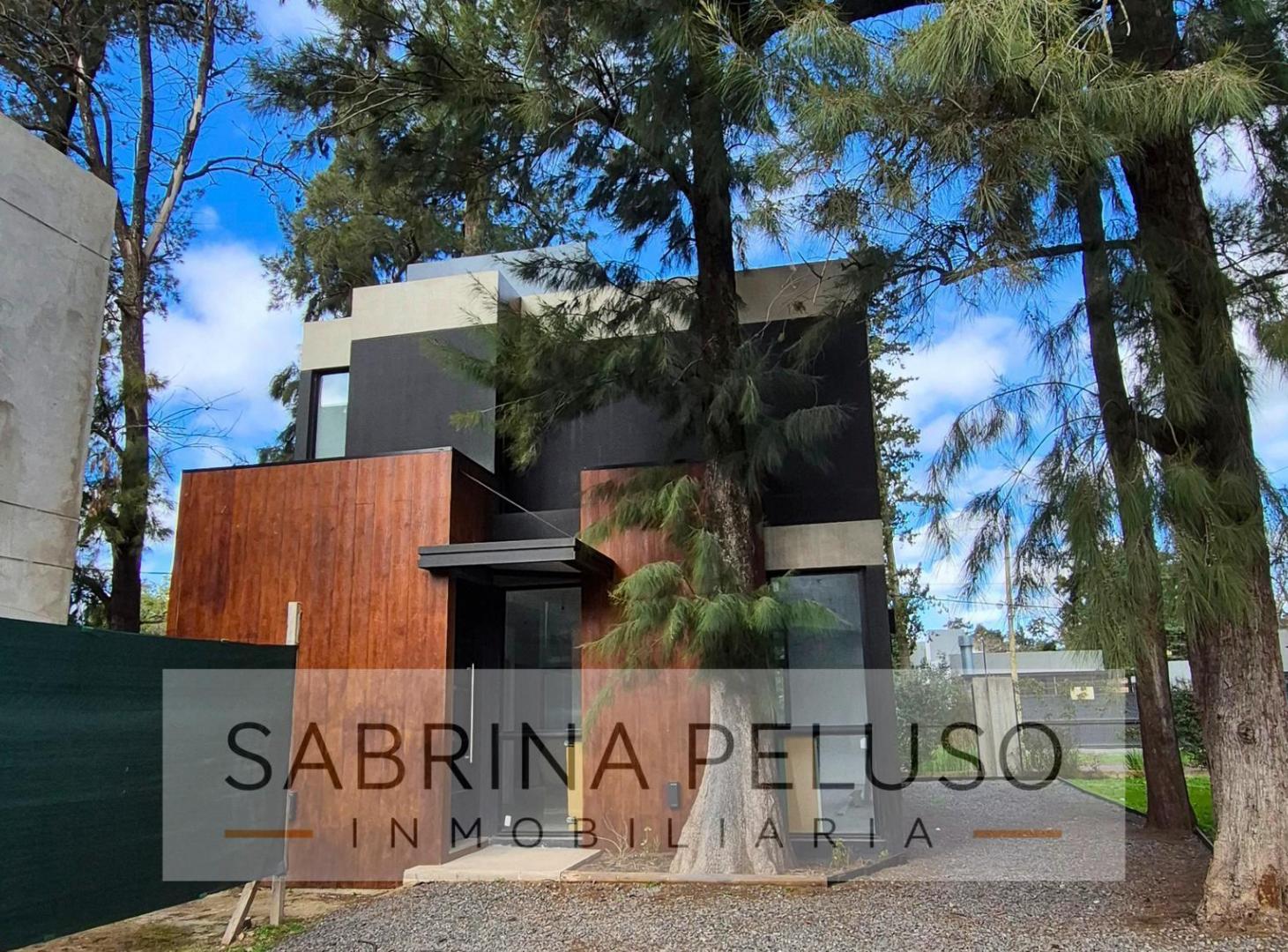 Foto de VENTA CASA MINIMALISTA 4 AMB COMPLEJO CERRADO MORENO, imagen 1