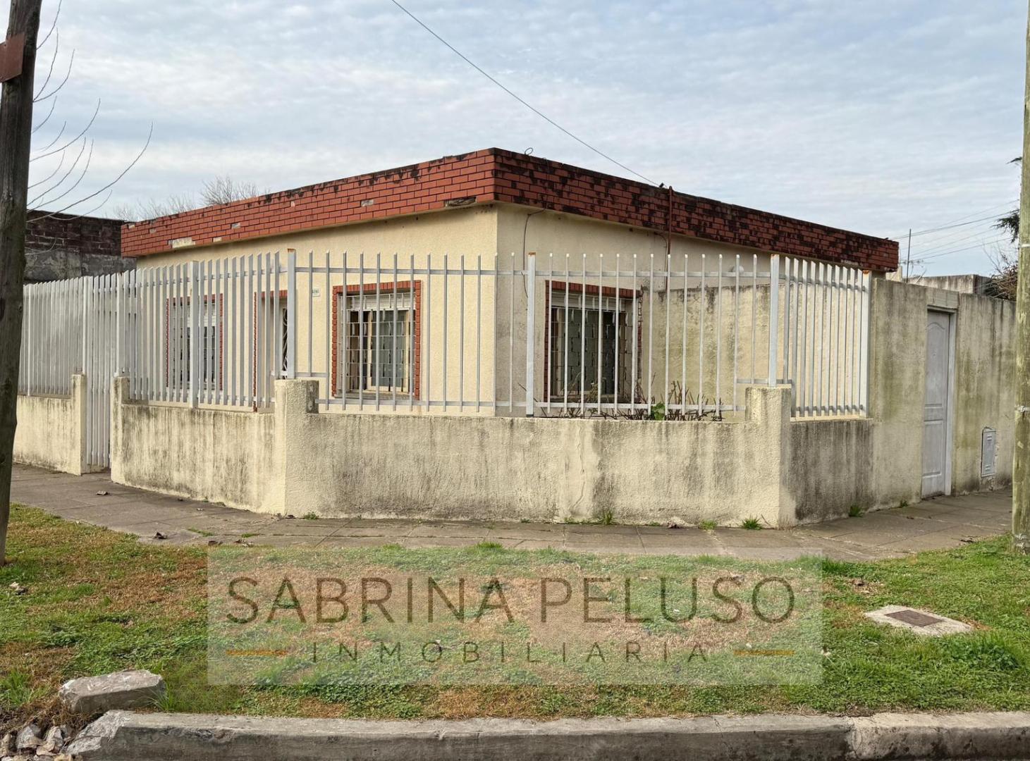 Foto de VENTA CASA 4 AMBIENTES - CASTELAR, imagen 2