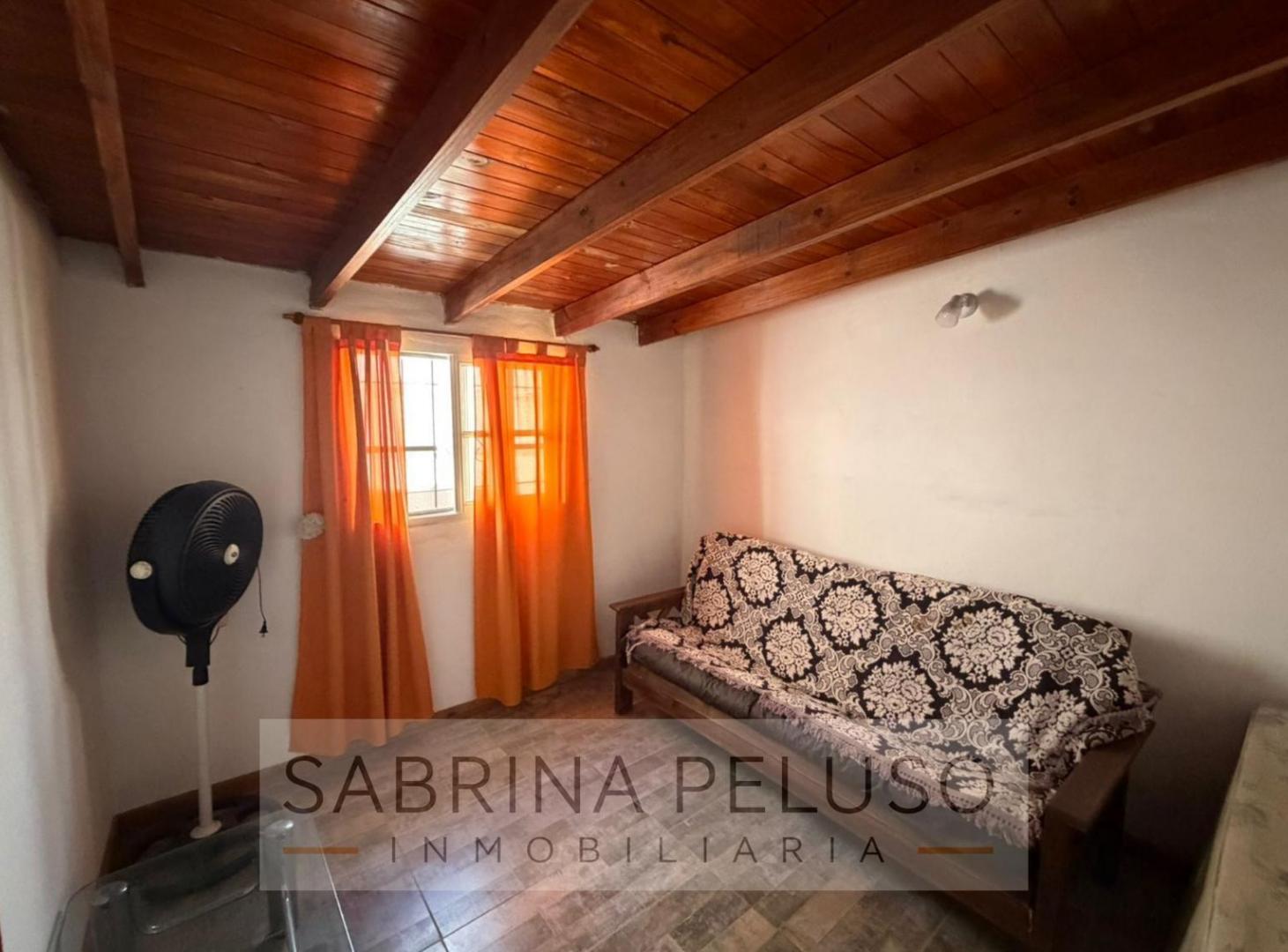 Foto de Casa Quinta en Venta 3 Amb con Pileta, Quincho y Gran Lote – Mariano, imagen 2