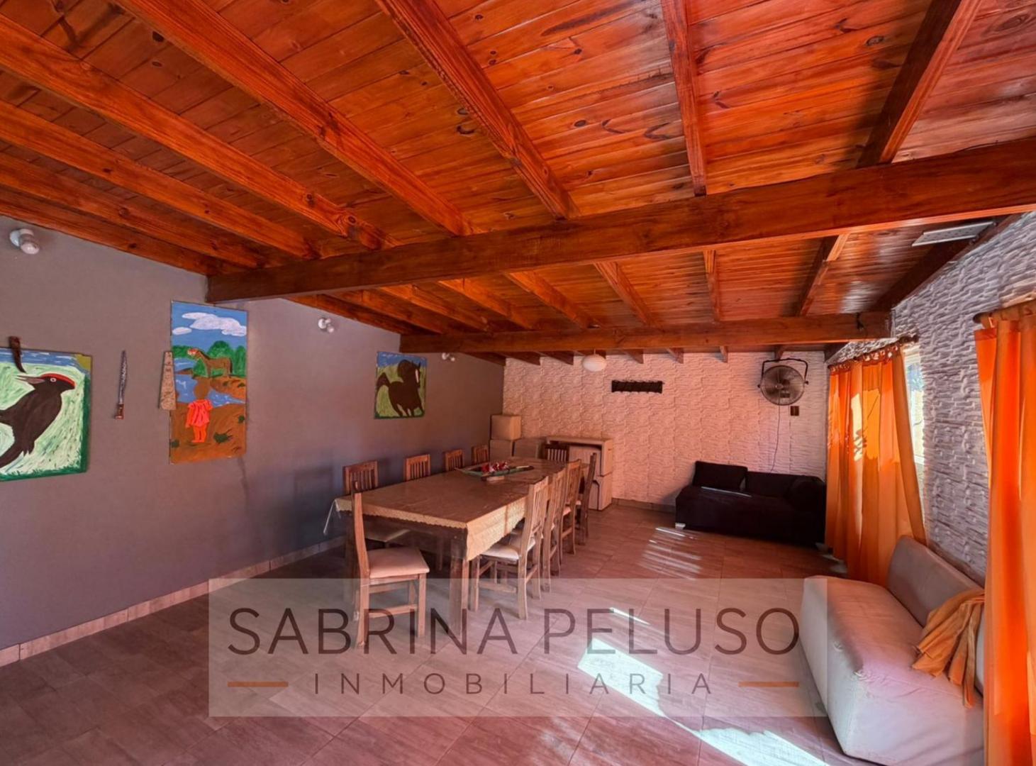 Foto de Casa Quinta en Venta 3 Amb con Pileta, Quincho y Gran Lote – Mariano, imagen 1