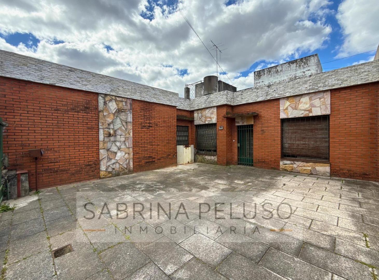 Foto de Venta Casa Morón Lote 163m2 Ideal Inversores Y Desarrollistas, imagen 1