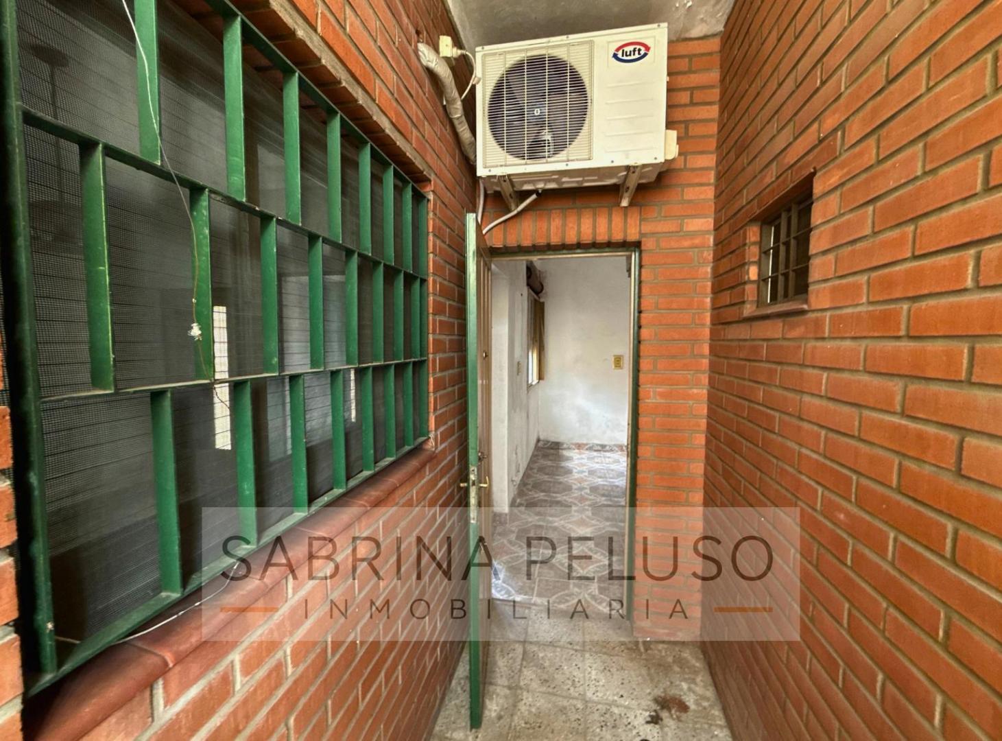 Foto de Venta Casa Morón Lote 163m2 Ideal Inversores Y Desarrollistas, imagen 2