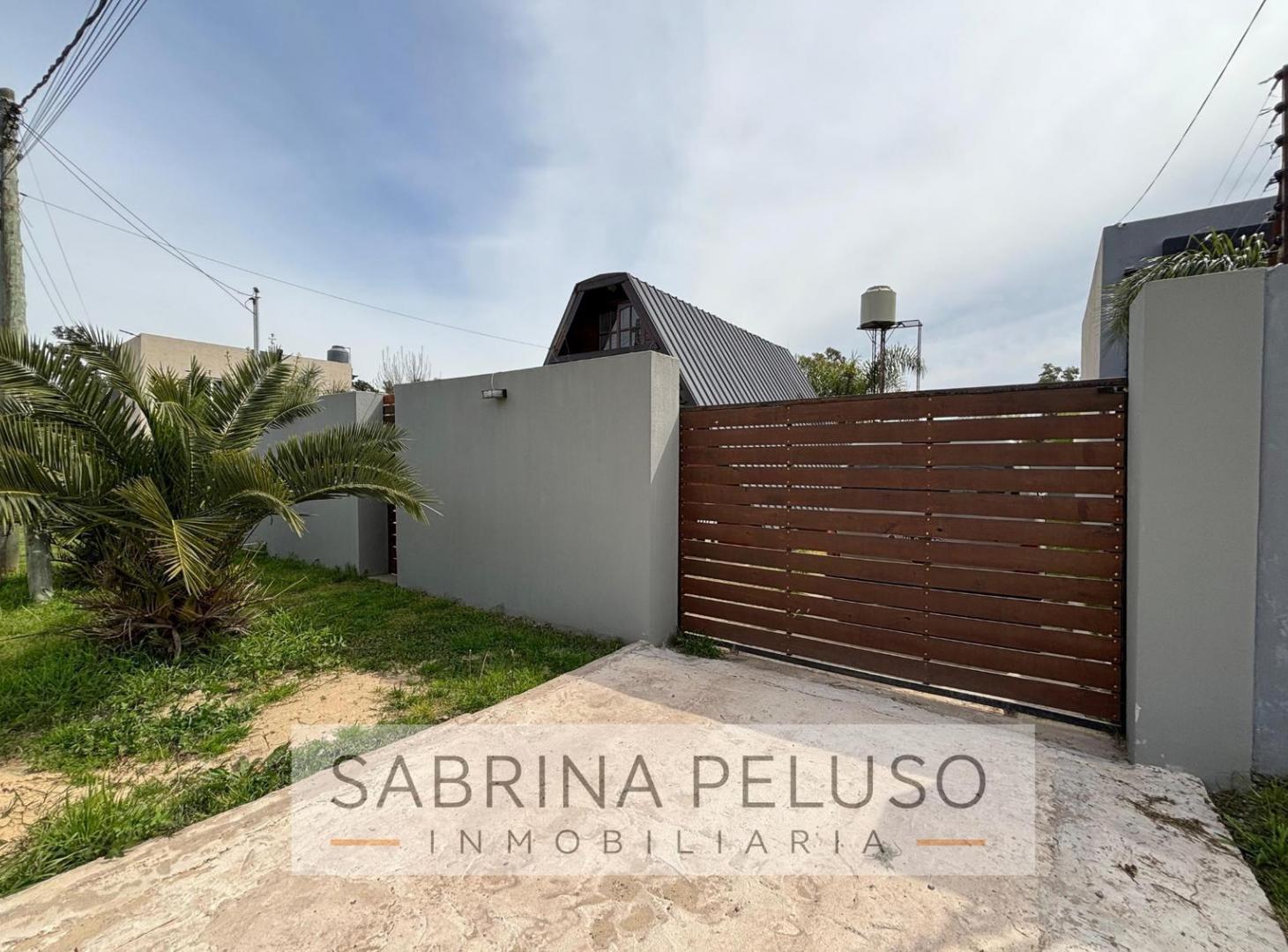 Foto de Venta casa con pileta en Francisco Alvarez, imagen 1