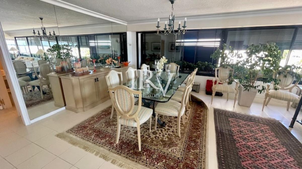 Foto de Venta de Apartamento en el Puerto de Punta del Este, imagen 2