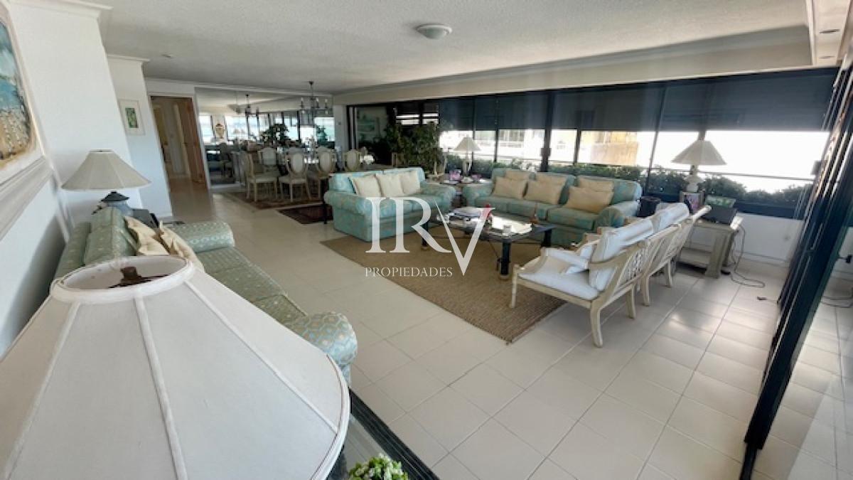 Foto de Venta de Apartamento en el Puerto de Punta del Este, imagen 4