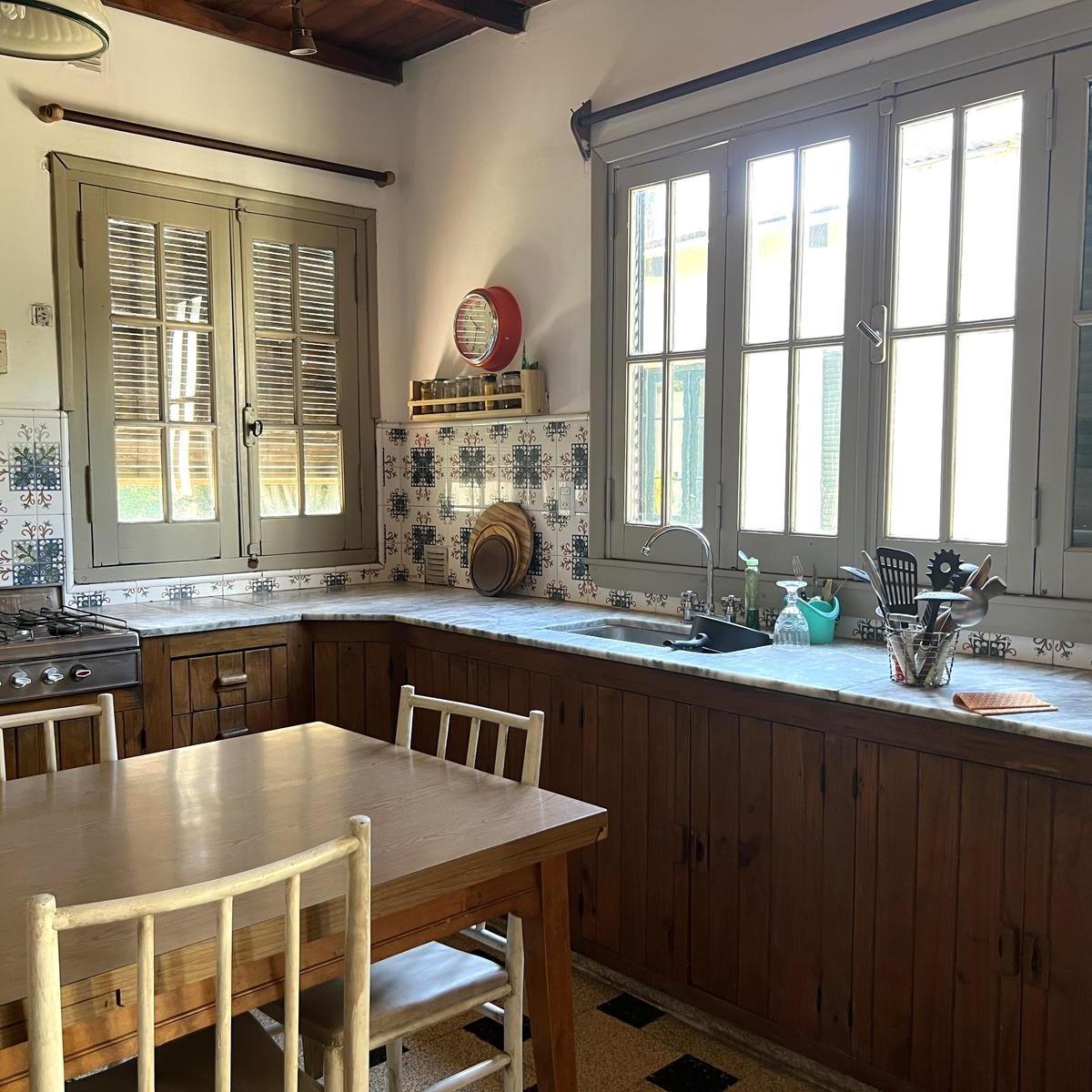 Casa con Local en Venta en San Antonio de Areco 5
