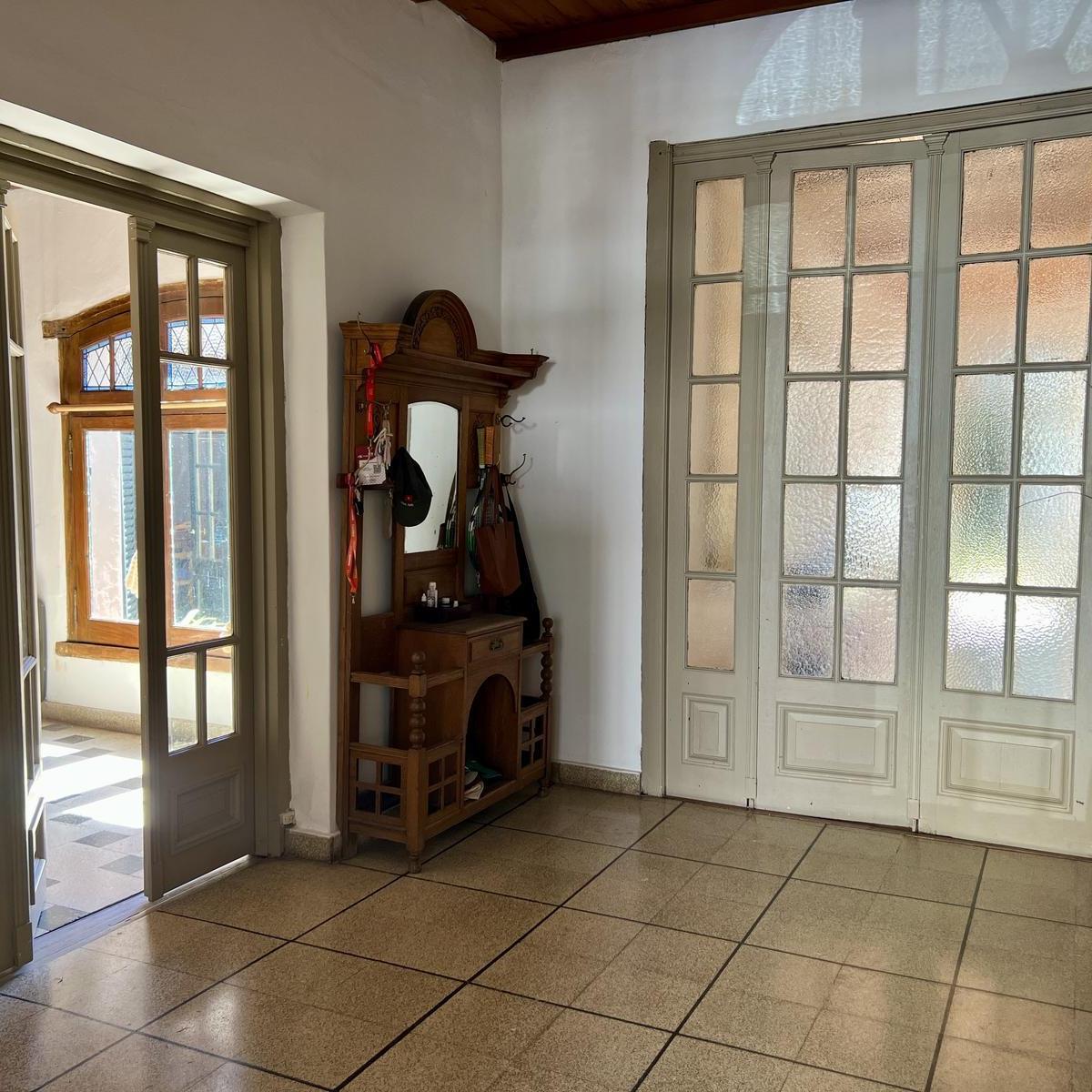 Casa con Local en Venta en San Antonio de Areco 1