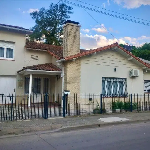 Alquiler. Casa en San Antonio De Areco en pleno casco historico. 1