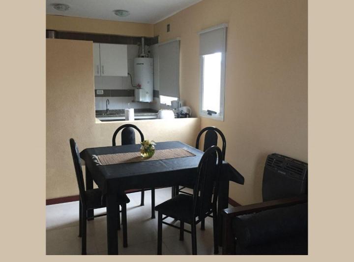 Foto de Departamento de 2 ambientes. con semiterraza. A una cuadra del mar, imagen 4