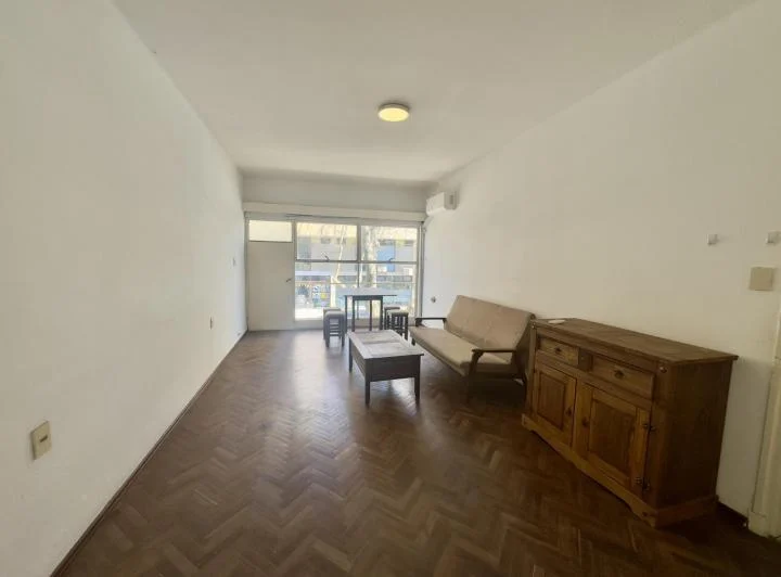 Apartamento en Alquiler de 2 dormitorios y terraza céntrico Colonia del Sacramento 1